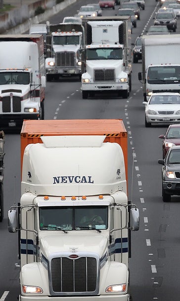 US Government wants to restrict semis and busses to 68 mph or less